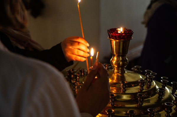 Родители Юлии Началовой навестили ее могилу в день 45‑летия