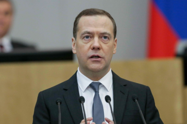 Медведев заявил, что после лишения польского ордена у Зеленского есть место для нацистского креста