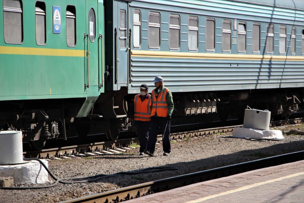 Пьяного пассажира сняли с поезда в Шымкенте