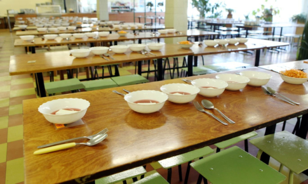 Нормы питания были незаконно снижены в школьных столовых ВКО