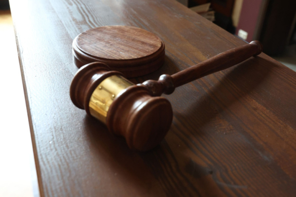 Экс-сенатору потребовали срок по делу о покушении на убийство