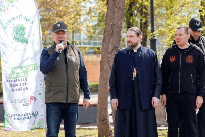 В екатеринбургском парке высадили 25 деревьев в рамках акции &laquo;Сад памяти&raquo;