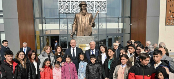 Токаев принял участие в церемонии открытия детского центра в Азербайджане