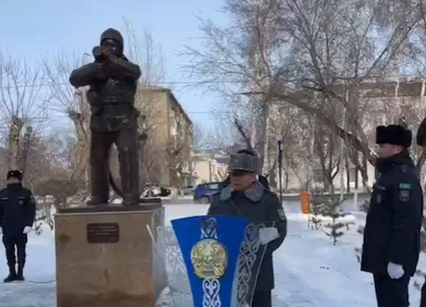Памятник пожарному Аскару Забикулину открыли в Кокшетау