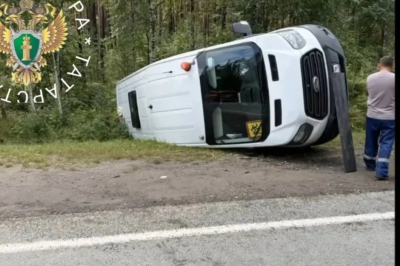 В Татарстане легковушка врезалась в автобус с детьми, есть пострадавшие