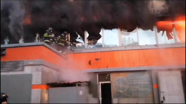 Пожар на рынке в Семее: огонь достиг размеров футбольного поля
