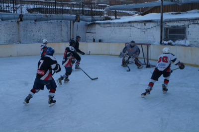 В челябинской колонии прошел товарищеский хоккейный матч
