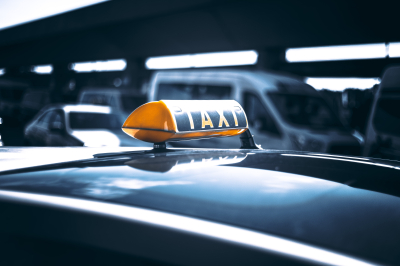 &laquo;Известия&raquo;: Власти обсуждают ограничение тарифов на такси