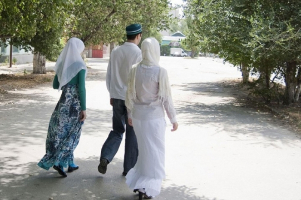 За пропаганду многоженства будут наказывать в Узбекистане