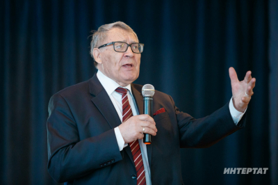 Шагыйрь Рәдиф Гаташ 85 яшьлек юбилеен бәйрәм итә