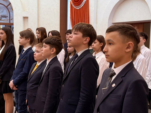 СВО хәрбиләре яшүсмерләргә паспортлар тапшырды