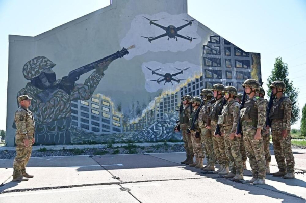 Казахстанских военнослужащих учат противостоять беспилотникам