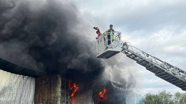 Пожар на складах в Алматы локализовали