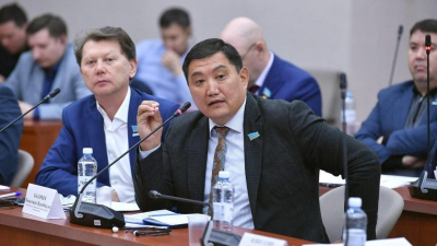 &quot;Драконовскими процентами по кредитам грабят бизнес&quot;: депутат жестко высказался об экономике Казахстана