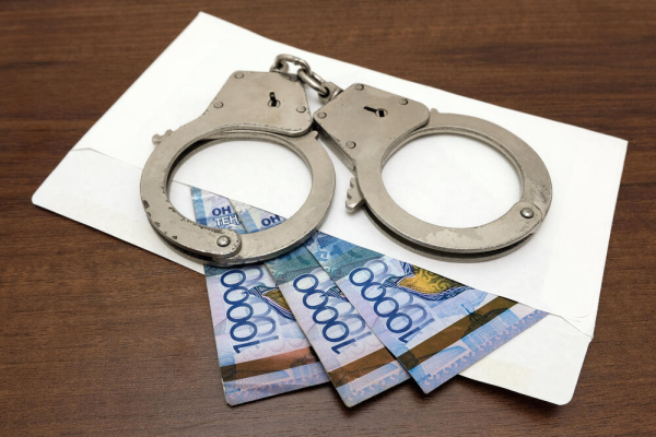 Мошенники оформили кредиты на 155 млн тенге с помощью фиктивных документов в Астане  
