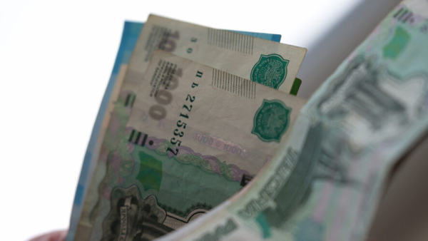 Любовница обвиняемого в насилии и убийстве двух школьниц дала жертве взятку за смену показаний 02/02/2026 &ndash; Новости