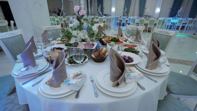 В Узбекистане запретили приглашать более 200 гостей на свадьбу