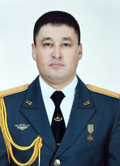 Пожар не остановил: военнослужащий спас женщину из пламени