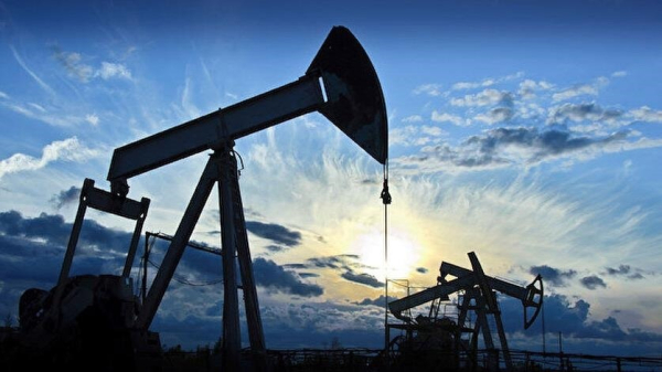 Цена Brent зависла в ожидании новых решений из США и Китая