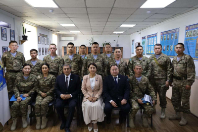 Сенаторы обсудили с военными Жетысу реализацию закона о территориальной обороне