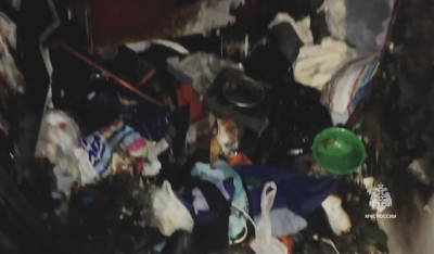 58-летний мужчина погиб при пожаре в захламленной квартире в Нижнекамске