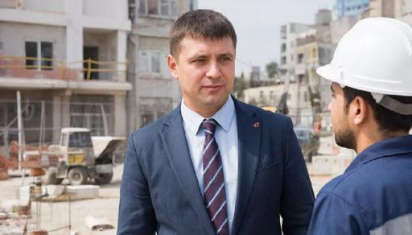 Работодателям дали право увольнять мигрантов