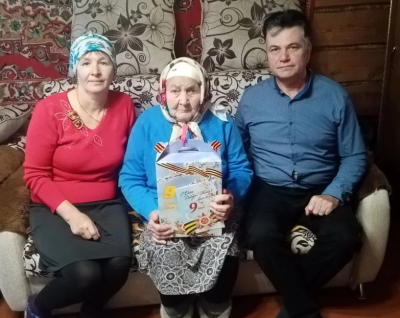 Ветеран труда Фавзия Сулейманова из Татарстана отмечает юбилей