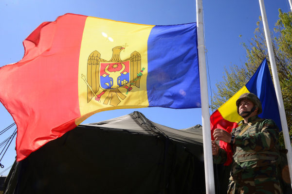 Додон: Запад привел Санду к власти ради тылового обеспечения Украины