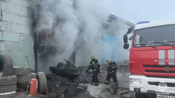 Пожарные потушили горящие автошины на складе в Набережных Челнах 27/01/2026 &ndash; Новости