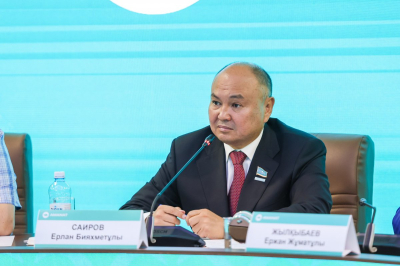 Усилить борьбу с контрабандой автомобилей требует партия AMANAT
