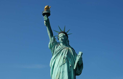 Власти США могут погасить факел статуи Свободы в Нью-Йорке