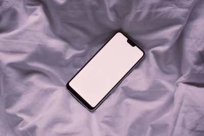 Не брать телефон утром, а делать зарядку