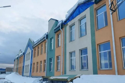 На Сахалине рухнула часть стены школы сада