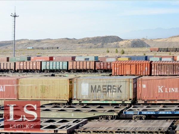В Казахстане выросли тарифы на перевозку грузов