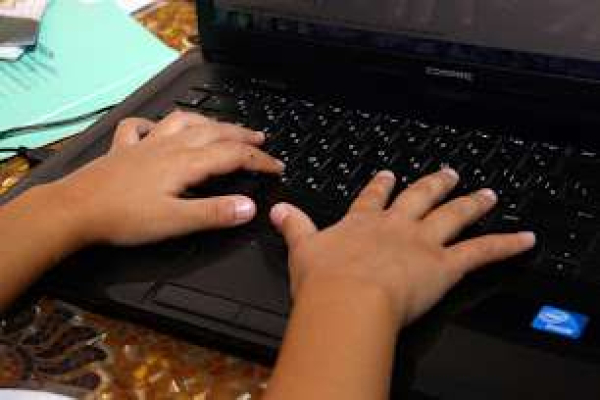 Учились не там и не тому: дети посещали запрещенные сайты в школах ВКО