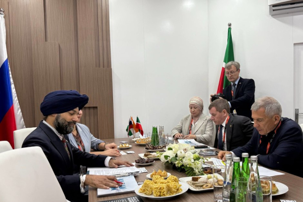 Минниханов встретился с главой инвестпалаты бизнеса Индии