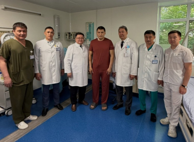 Получивший ранения замакима Шымкента поделился снимками из больницы