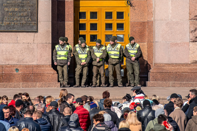 Жители ЛНР почтили память жертв атаки на колледж в Старобельске