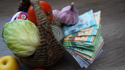 Сколько продуктов можно купить на среднюю зарплату в Казахстане