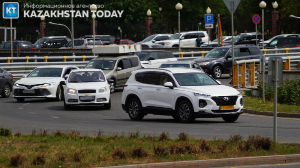 &quot;Пробки как перелет до Ташкента&quot;: алматинец показал, сколько времени занимает путь по аль-Фараби