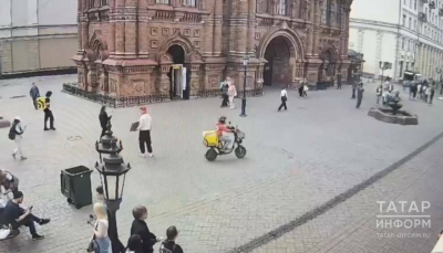 Полиция устроила облаву на курьеров на электровелосипедах в Казани на Баумана