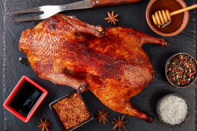 Россиянам объяснили, как сэкономить на национальных блюдах за рубежом