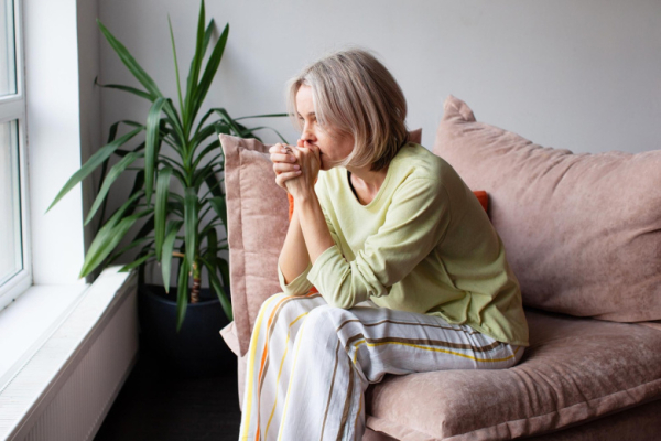 Психолог назвала причину продолжительного роста тревожности у россиян