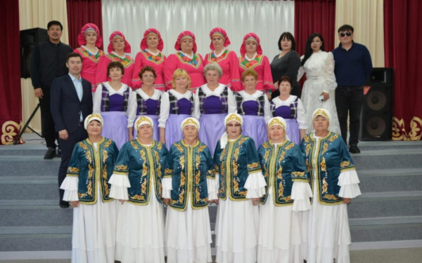 Отправляют на пенсию: актюбинцы встали на защиту руководителя культурного центра