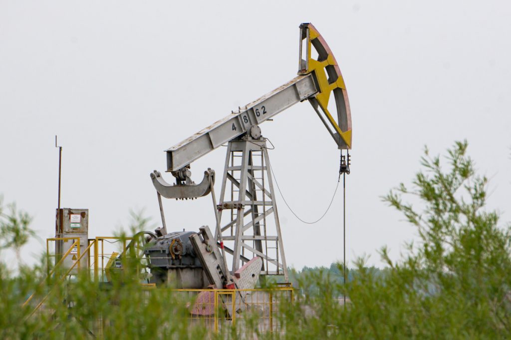 Цены на нефть Brent опустились почти на 4% – ниже $100 за баррель