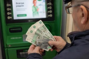 Пенсии за октябрь придут раньше? Вот кому и на сколько дней сдвинут даты выплат