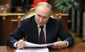 Путин назвал распространение ИИ большим вызовом в сфере инфокоммуникаций