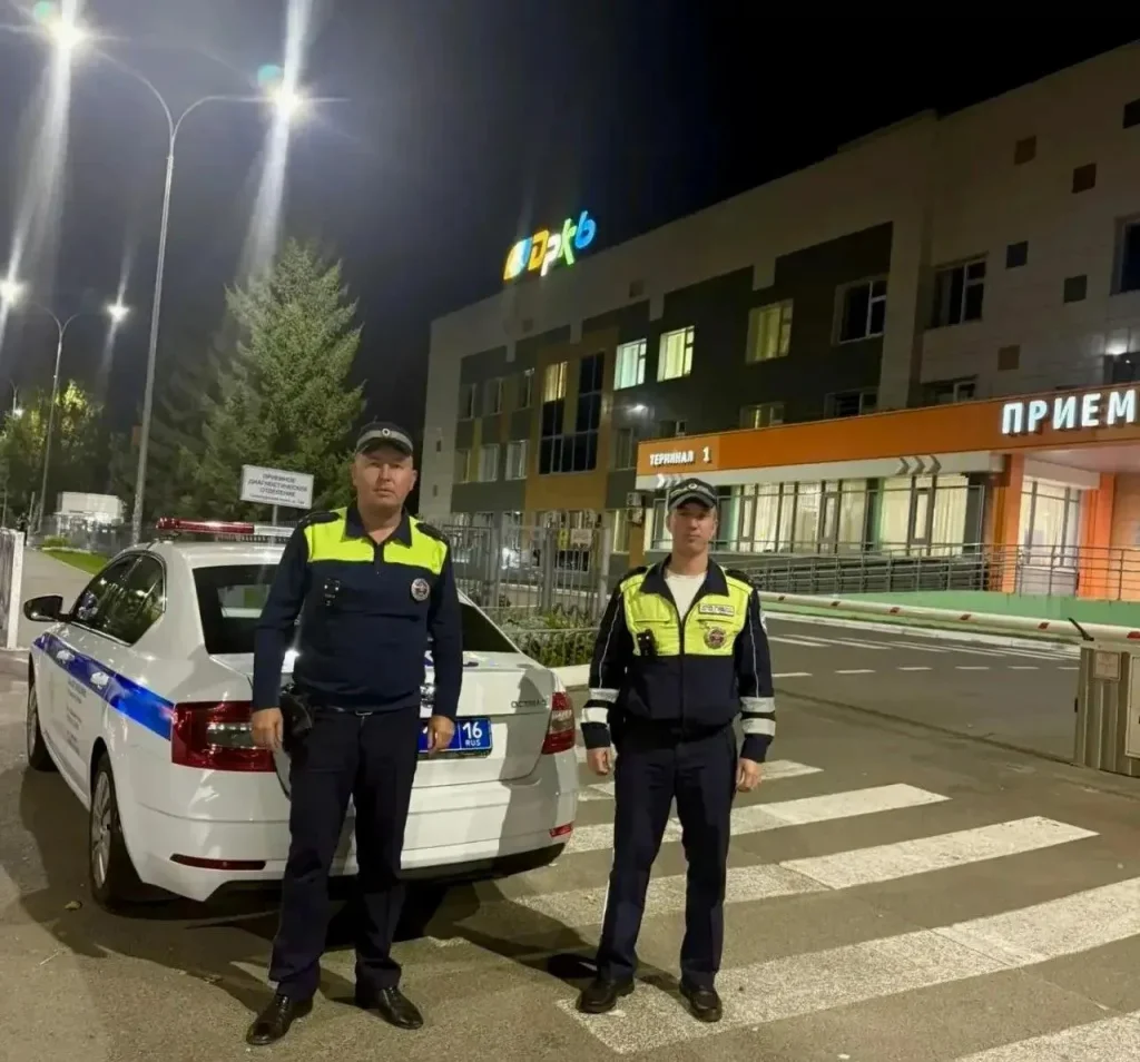 Полицейские Казани помогли доставить в больницу девочку с сильным носовым кровотечением