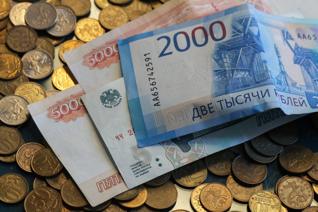 Счетная палата спрогнозировала падение нефтегазовых доходов РФ на 18% по итогам года