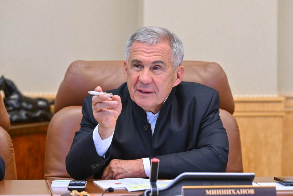 Минниханов встретился с избранными депутатами ГД от Татарстана, включая Хамитова из Москвы. Всего их – 13